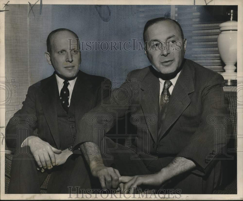 Load image into Gallery viewer, 1954 Press Photo Kohlmeyer &amp; Company Business Meeting Principals, New Orleans
