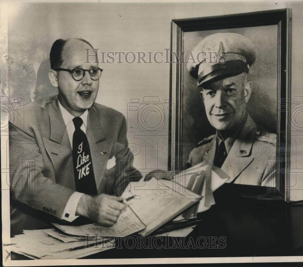 1951 Press Photo Henry B. Jameson with Petitions for Eisenhower for President