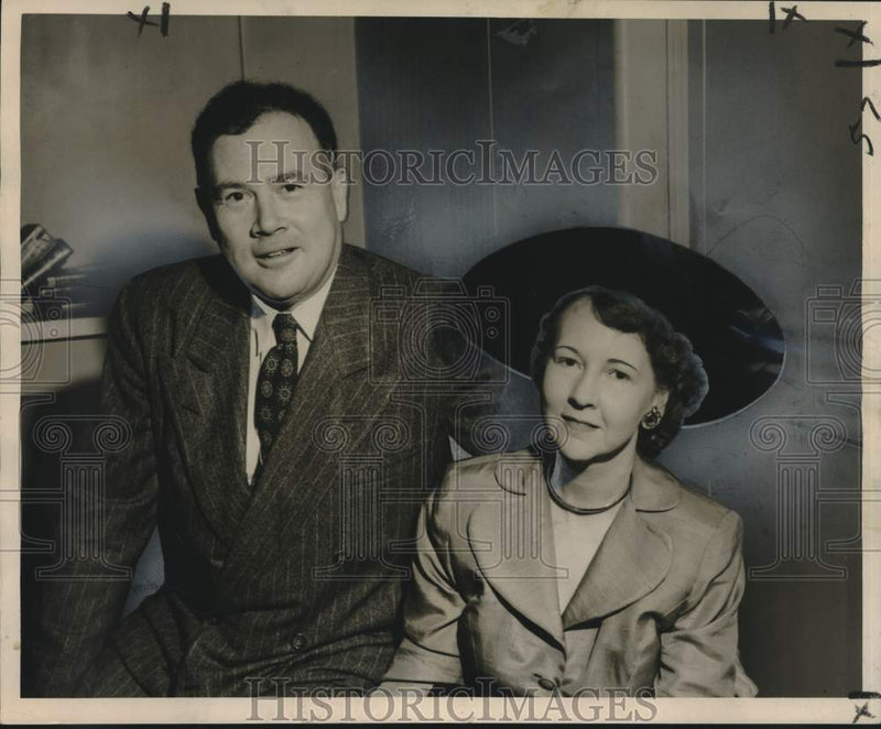 Load image into Gallery viewer, 1949 Press Photo Judge and Mrs. Frederick F. Houser - nox27137
