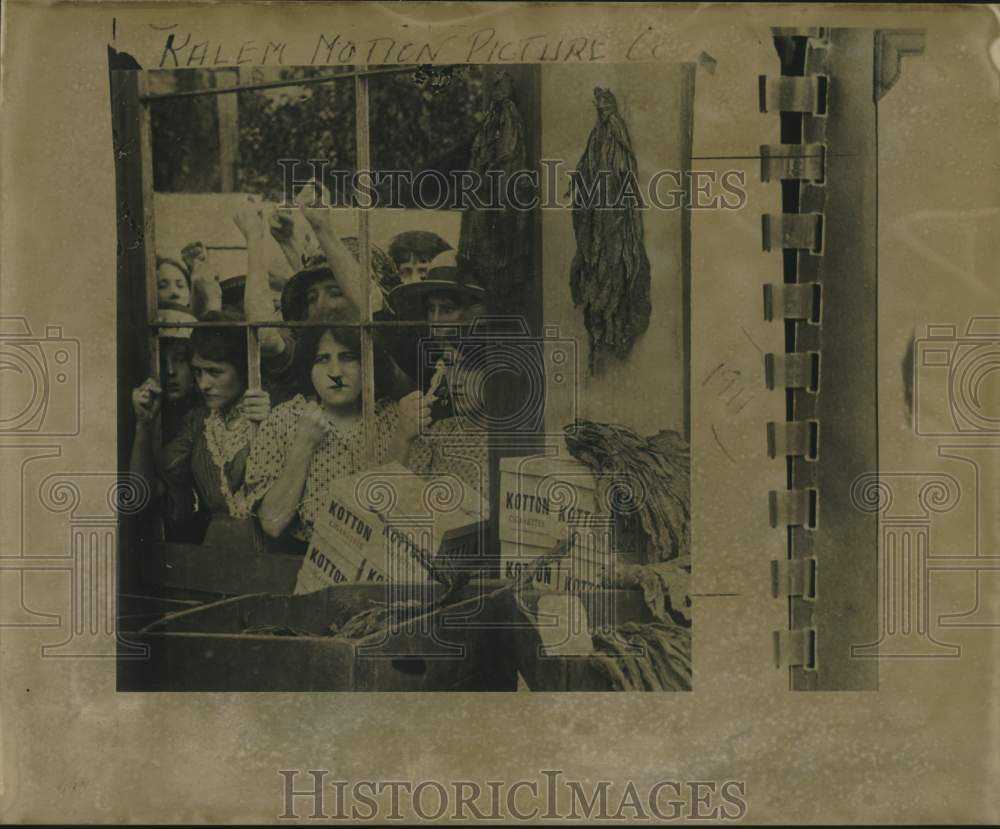 1911 Press Photo Silent Film Actress Lillian Touzet in "Girl Strikers"