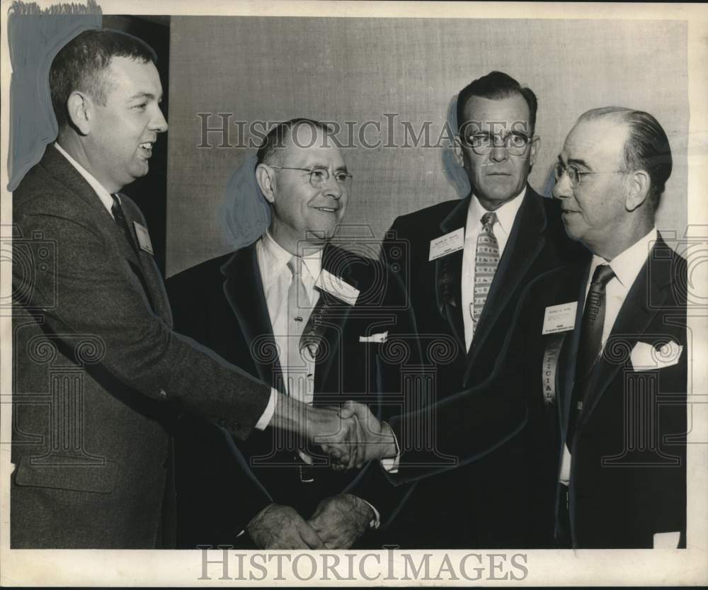 1955 Press Photo Louisiana Restaurant Association President Congratulated