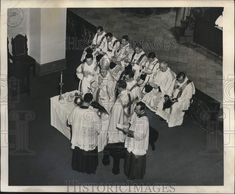 1956 Press Photo Consecration of Oils at St. Louis Cathedral, New Orleans