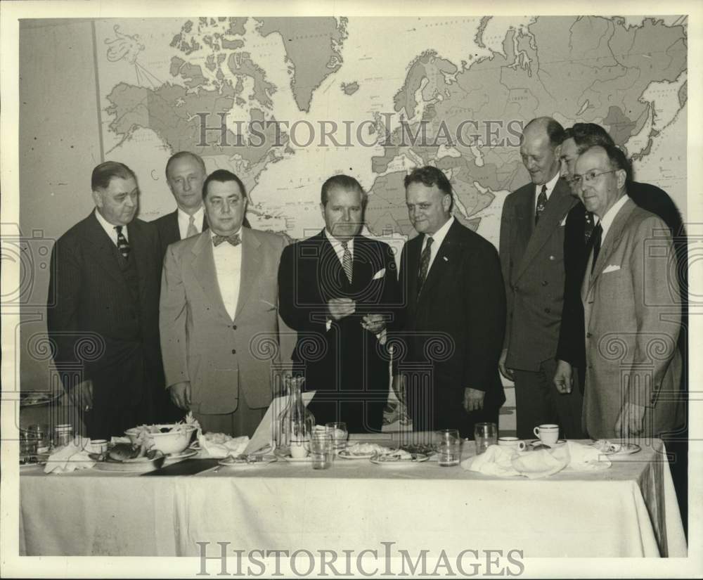1952 Press Photo New Orleans Commissioner Honors President of Esso Standard Oil