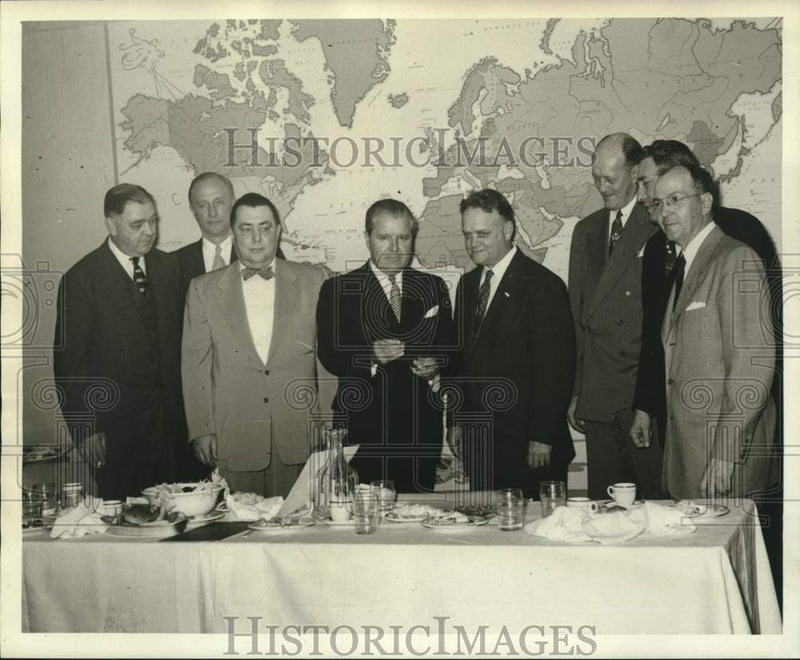 Load image into Gallery viewer, 1952 Press Photo New Orleans Commissioner Honors President of Esso Standard Oil
