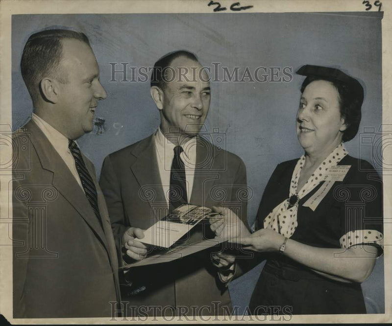 Load image into Gallery viewer, 1957 Press Photo Southern Agents Conference Principals, New Orleans - nox27349
