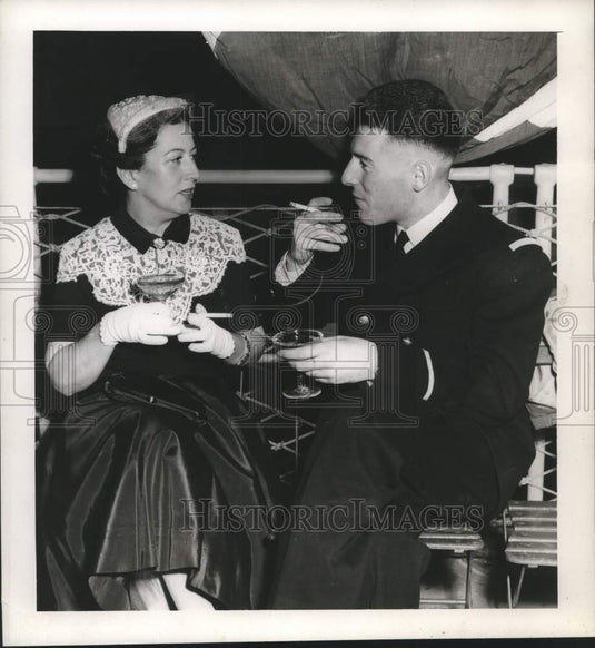 1958 Press Photo Valerie duQuesnay Kirk, Francis LaBasse, Ensign Aboard Ship