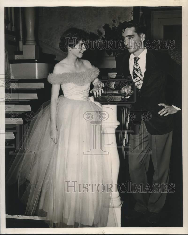 1951 Press Photo Sisse Grace, Roosevelt Kirkland - nox27437