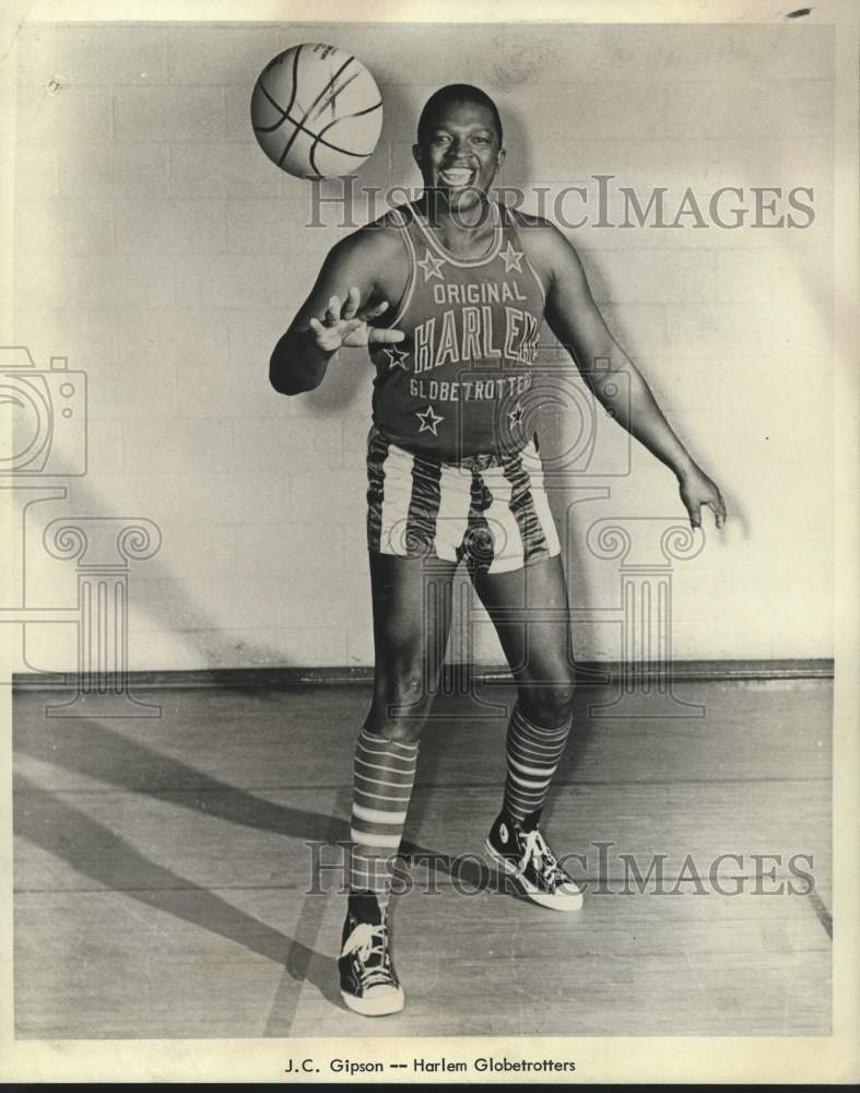 1969 Press Photo Harlem Globetrotters Basketball Player J.C. Gipson - nox27570