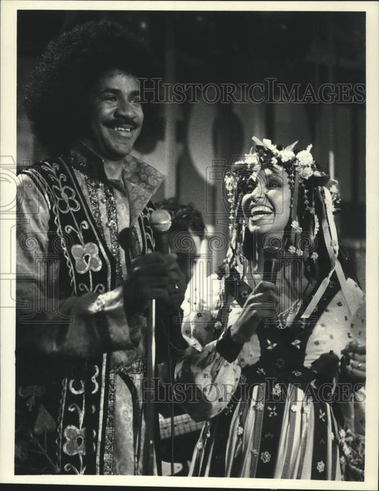 1980 Press Photo Actors Tim & Daphne Reid on "SNOOPS" - nox27725- Historic Images