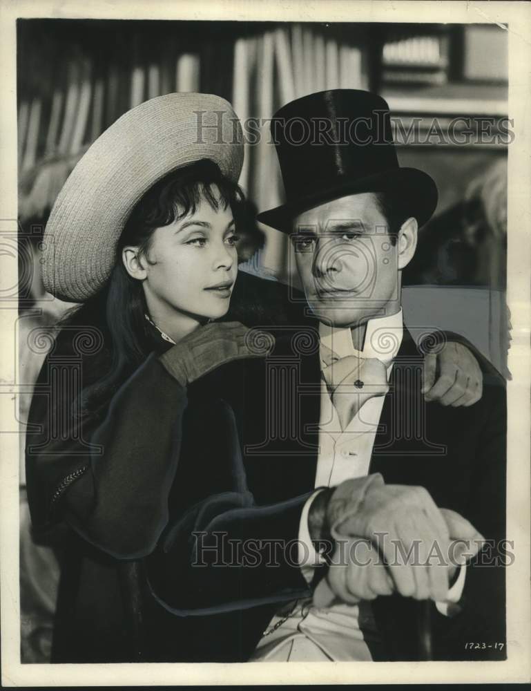 1958 Press Photo Actors Leslie Caron, Louis Jourdan in &quot;Gigi&quot; - nox27870