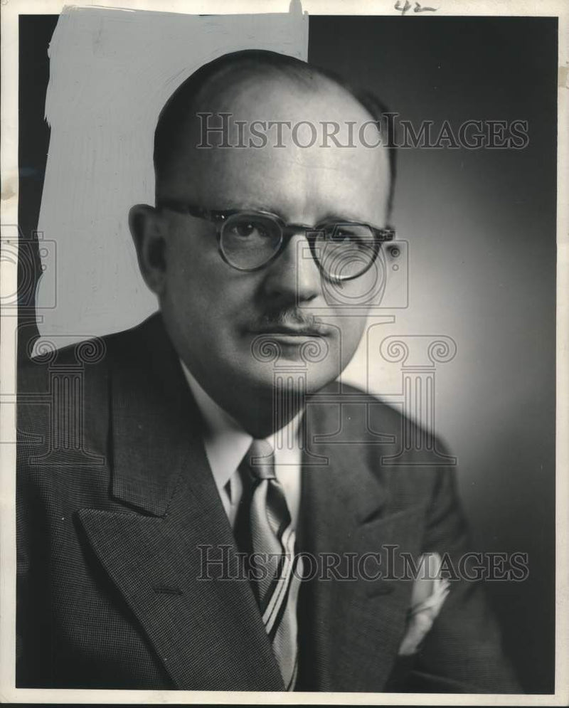 Load image into Gallery viewer, 1954 Press Photo Business Week Magazine Executive Editor Kenneth Kramer
