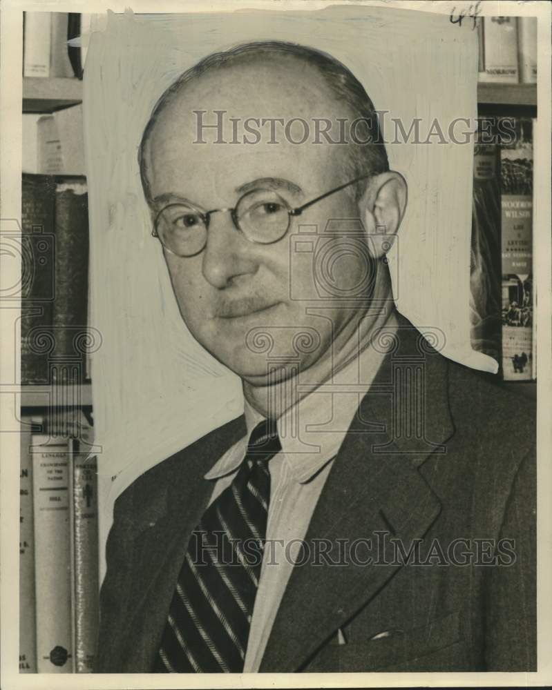 Load image into Gallery viewer, 1952 Press Photo Professor-Author Dr. Howard Mumford Jones - nox27973
