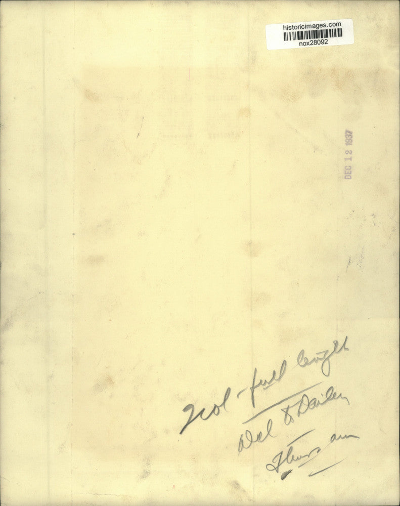 1937 Press Photo Little Boy & Girl with Umbrella, Sculpture at Keller Mansion