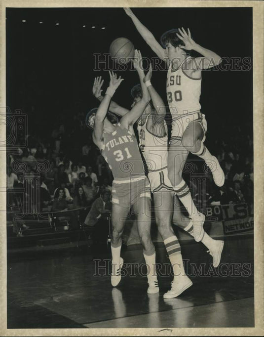 1973 Press Photo Tulane/Louisiana State University Basketball Game Action