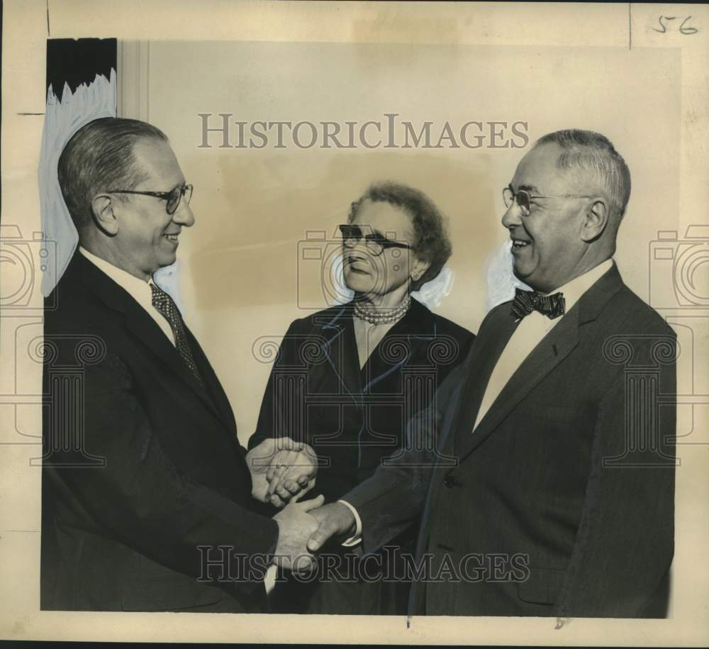 1955 Press Photo Retiring Long-Time Kreeger Store Employees Congratulated