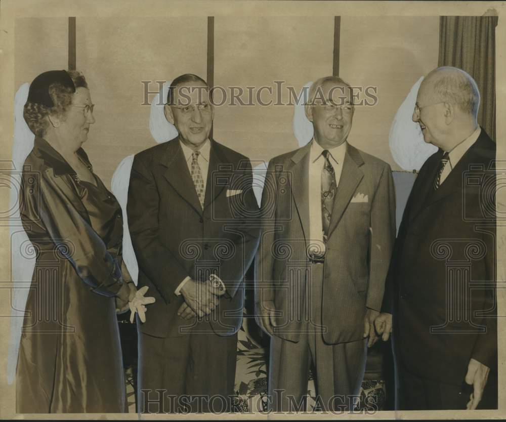 1955 Press Photo Kreeger&#39;s Employees with over 50 Years&#39; Service Honored
