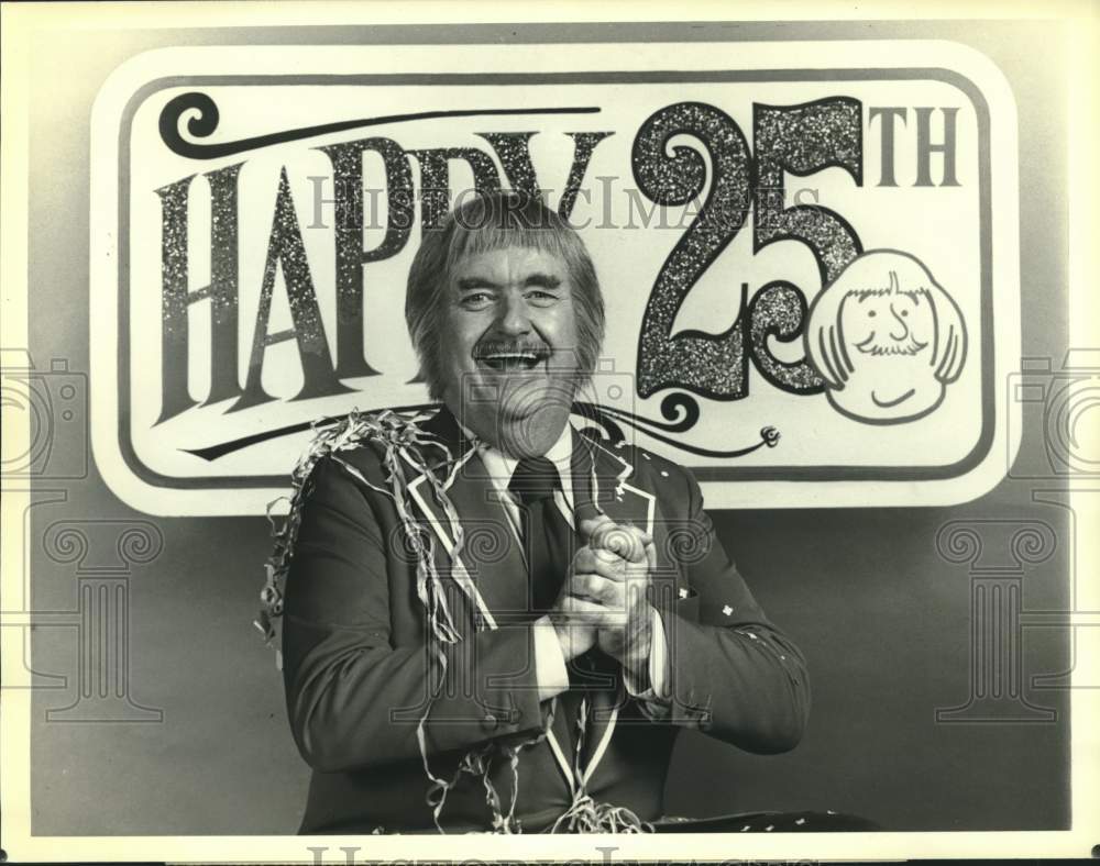 1981 Press Photo Bob Keeshan of "Good evening, Captain" celebrates 25 years