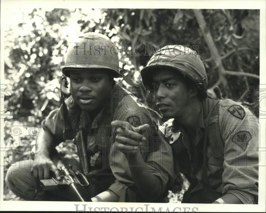 1981 Press Photo Malcolm Jamal-Warner & Miguel A. Nunez Jr. in "Tour of Duty"