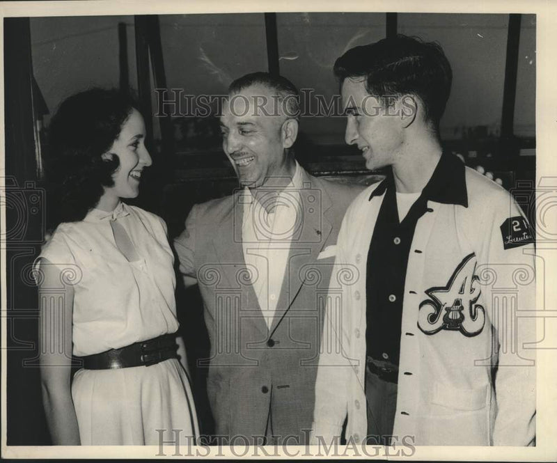 Load image into Gallery viewer, 1953 Press Photo VFW District Scholarship winners congratulated by Bernard Parun
