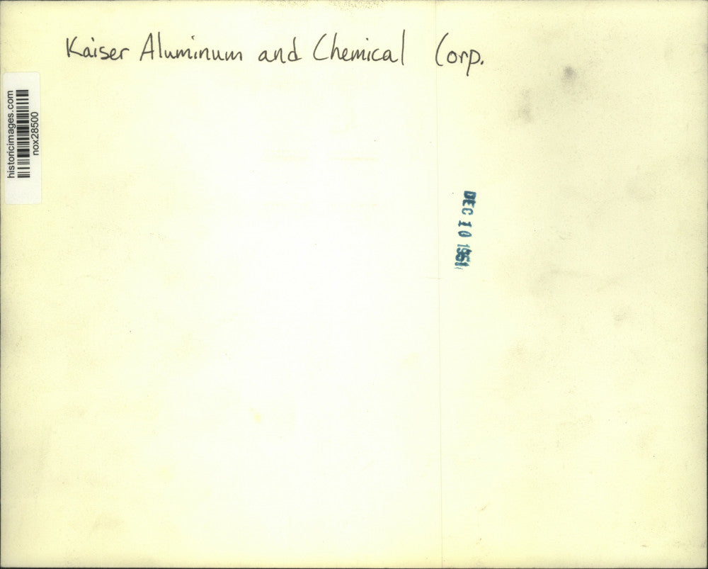 1951 Press Photo Inside view of the Kaiser Aluminum and Chemical Corporation