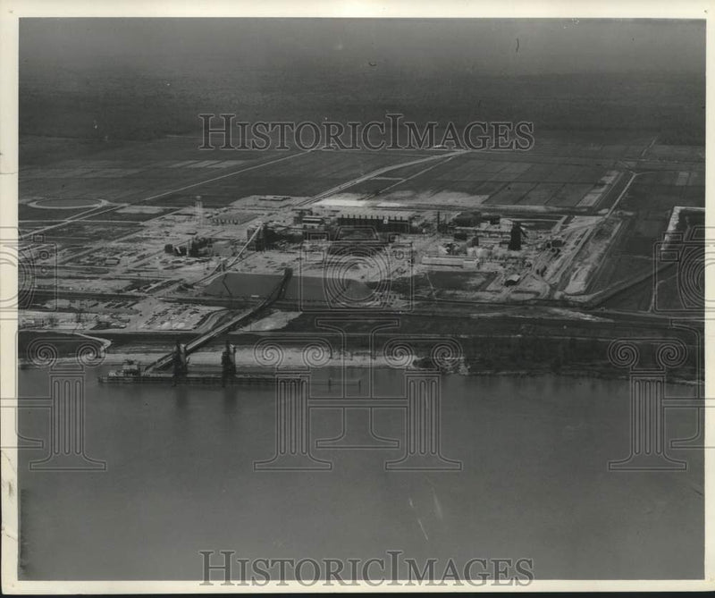 Load image into Gallery viewer, 1957 Press Photo Aerial view of the Kaiser Aluminum plant in Gramercy, Louisiana
