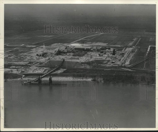 1957 Press Photo Aerial view of the Kaiser Aluminum plant in Gramercy, Louisiana