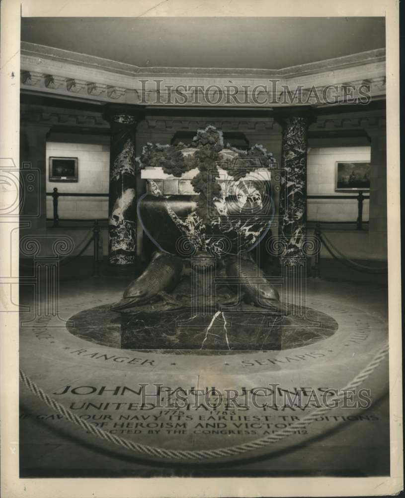 1947 Press Photo The tomb of John Paul Jones at the Naval academy in Maryland