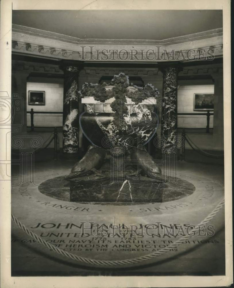 Load image into Gallery viewer, 1947 Press Photo The tomb of John Paul Jones at the Naval academy in Maryland

