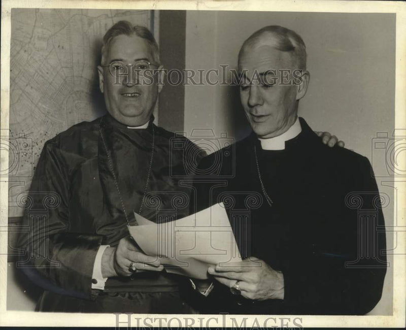 Load image into Gallery viewer, 1942 Press Photo Bishop's Frank A. Juhan &amp; Dr. John Long Jackson at a meeting
