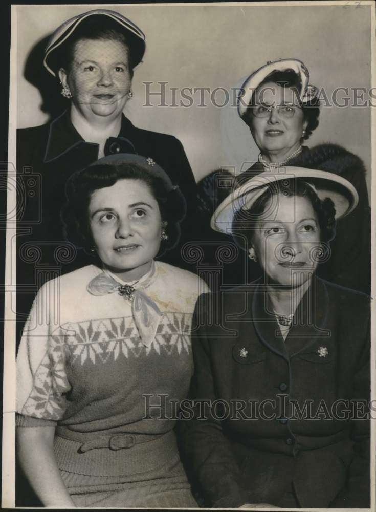 1953 Press Photo Archdiocesan Council of Catholic Women Convention Goers
