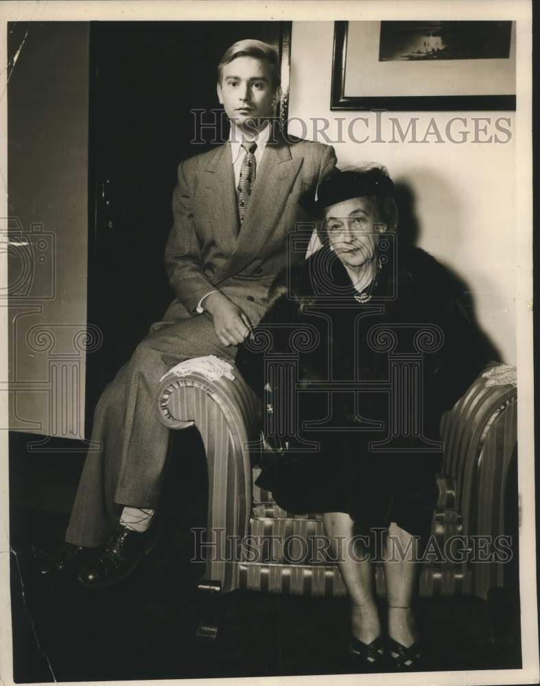 Press Photo Prince Otto Hohenzollern &amp; Family Member - nox28668