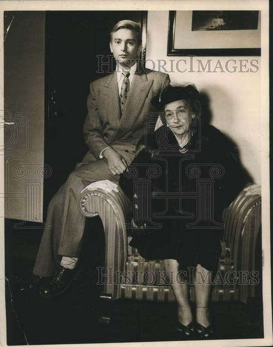 Press Photo Prince Otto Hohenzollern & Family Member - nox28668