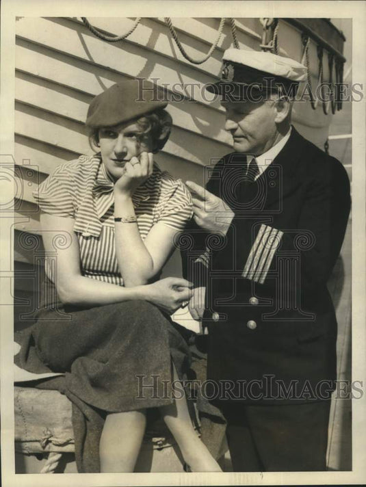 1935 Press Photo German Actress Mary Kid with Captain Sven Krarup of M.S. India