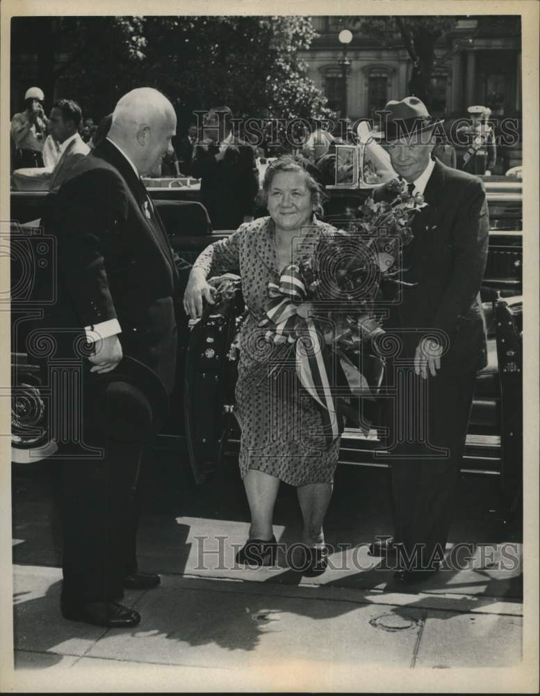 1959 Press Photo President Eisenhower with Premier and Mrs. Khrushchev