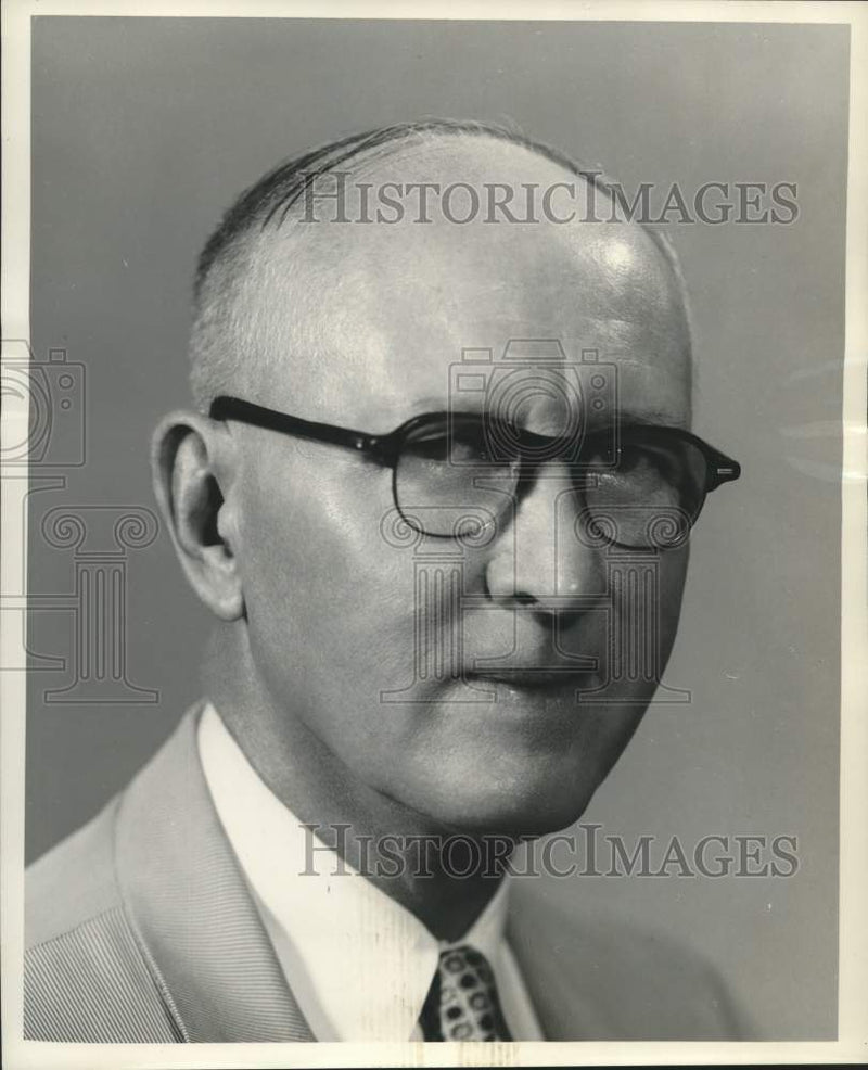 Load image into Gallery viewer, 1953 Press Photo Louisiana Department of Highways Engineer J.A. Kinkead
