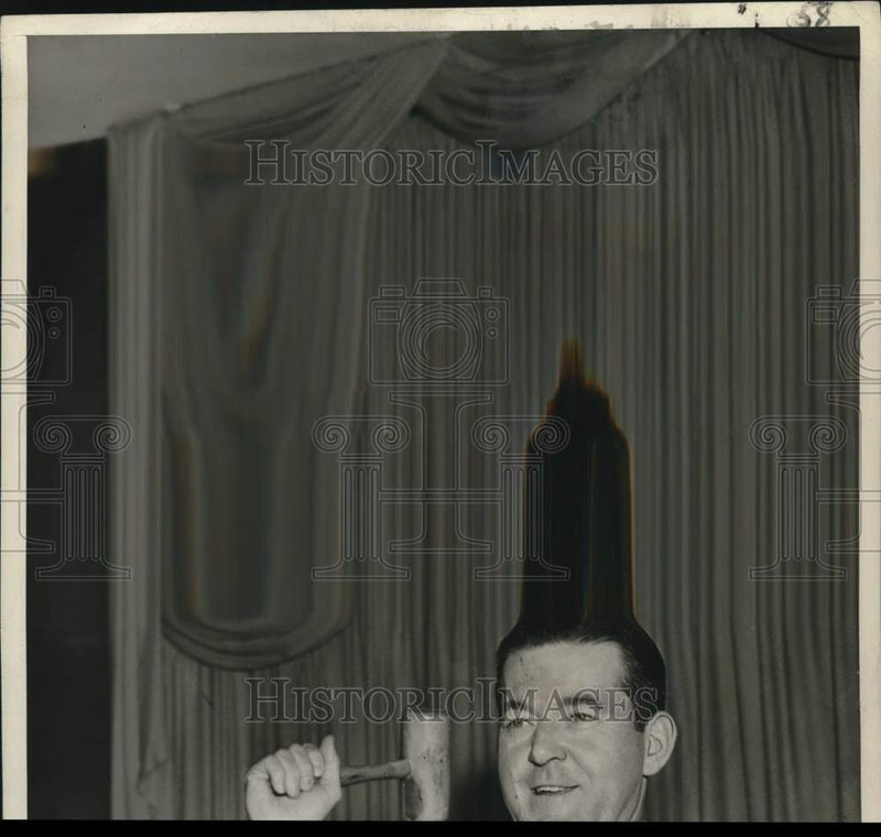 Load image into Gallery viewer, Press Photo Man with Gavel - nox28883
