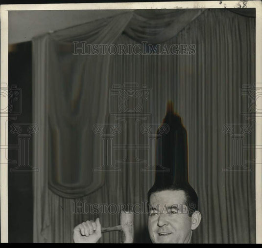 Press Photo Man with Gavel - nox28883