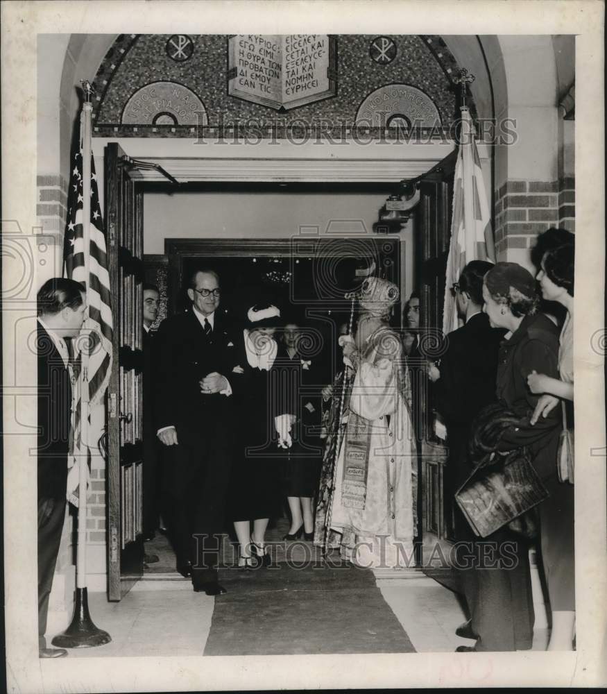 1953 Press Photo Greece&#39;s King Paul, Queen Frederika Leave Church, New Orleans