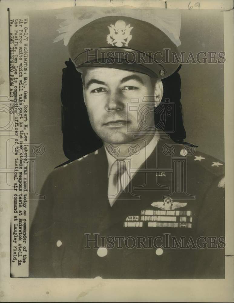 Load image into Gallery viewer, 1950 Press Photo Commander of Pacific Atomic Weapons Tests Air Force Units

