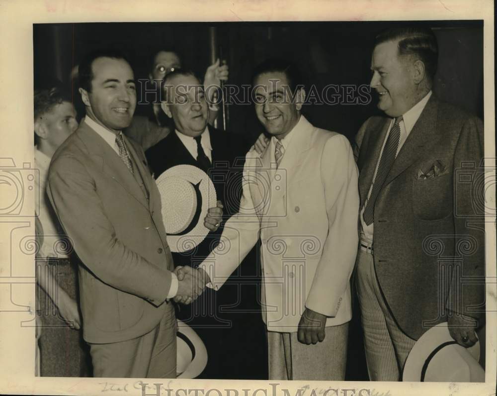 1934 Press Photo Bandleader Guy Lombardo Meets New Orleans Fans - nox29624