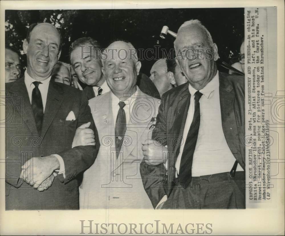 1959 Press Photo Premier Nikita Khrushchev, Diplomats at Roswell Garst&#39;s Farm