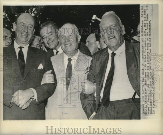 1959 Press Photo Premier Nikita Khrushchev, Diplomats at Roswell Garst's Farm