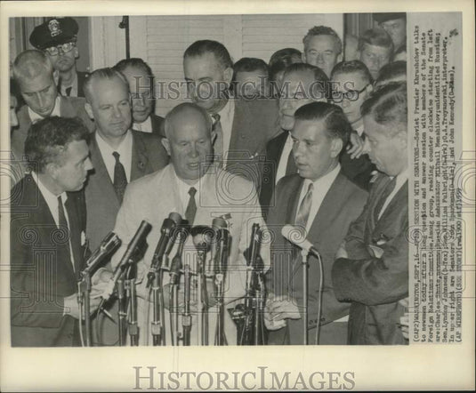 1959 Press Photo Premier Khrushchev with Newsmen after Meeting with Senate Group