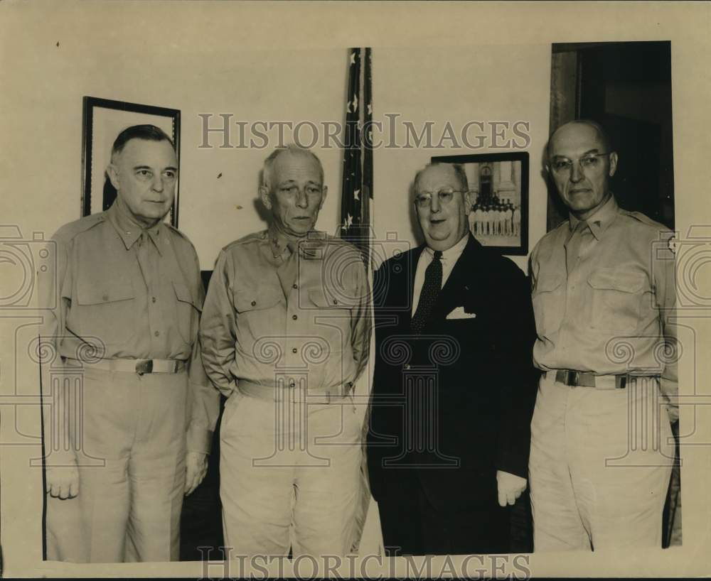 1945 Press Photo Congressman Ivan D. Fenton meets with military leaders