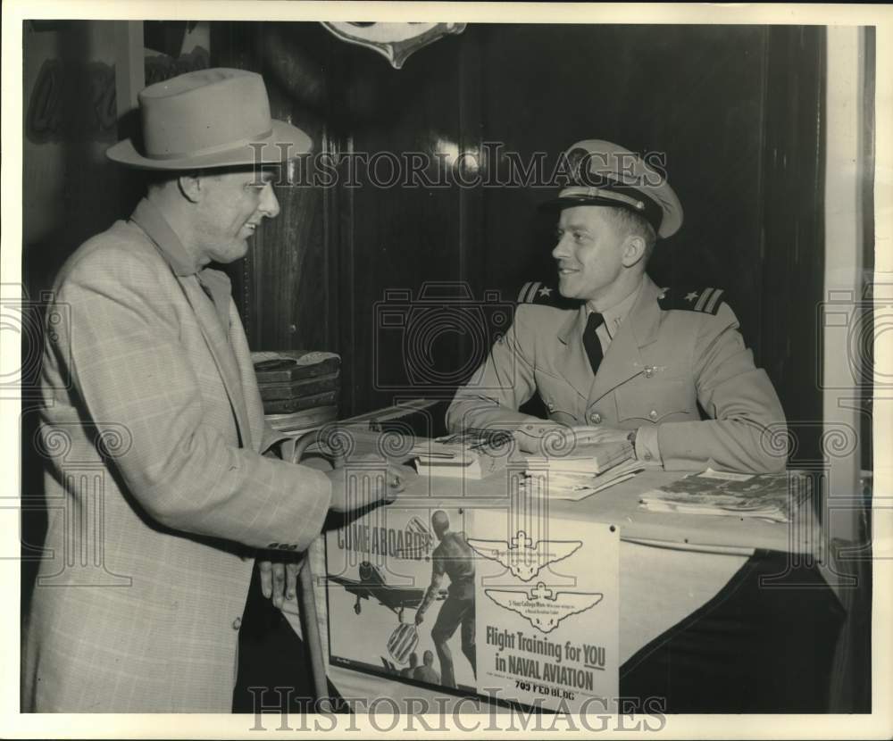 1948 Press Photo Ralph Pheblanc speaks to a Naval Aviation recruiter - nox30025