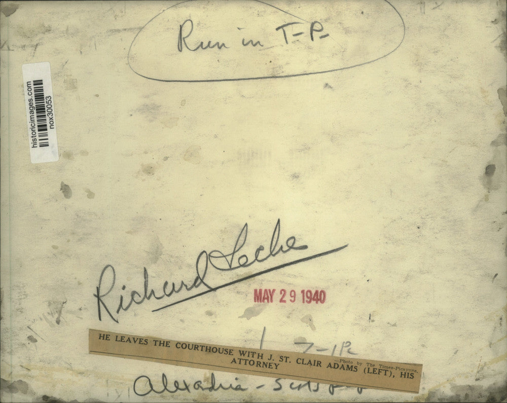 1940 Press Photo Former Louisiana Governor Richard Leche Leaves Courthouse