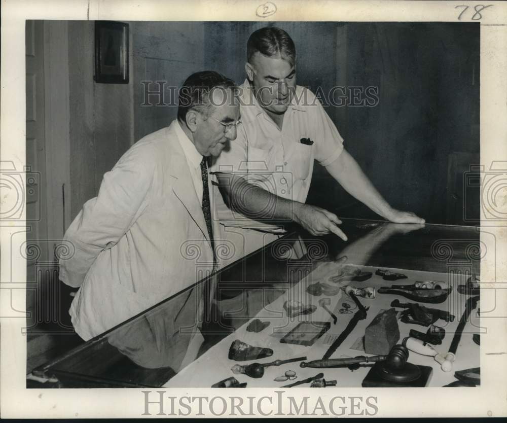 1952 Press Photo Cabildo Museum Curator, Ex-Governor Leche at his Museum