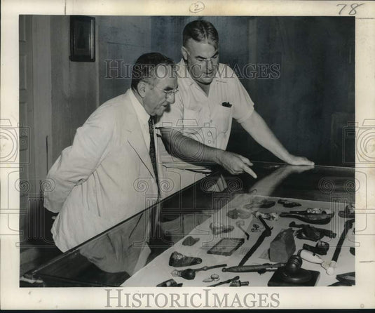 1952 Press Photo Cabildo Museum Curator, Ex-Governor Leche at his Museum