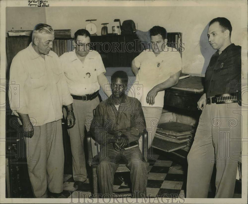 Load image into Gallery viewer, 1953 Press Photo Murderer PFC. Mack C. Lewis sits surrounded by law enforcement
