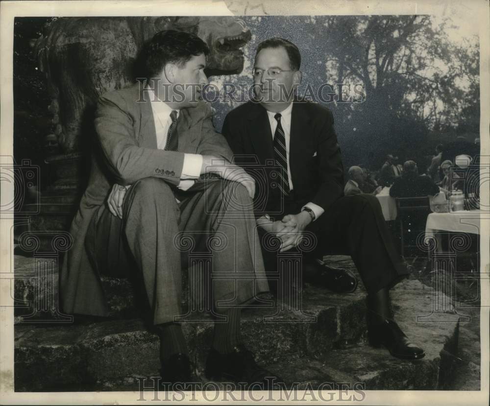 1955 Press Photo Andrew Heiskell &amp; James Linen talk at a publishers conference
